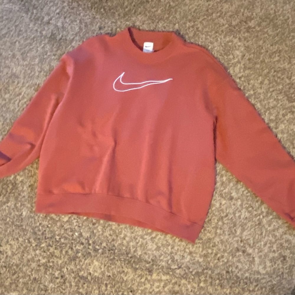 Nike crewneck. Dri-fit. Size medium. Like new!